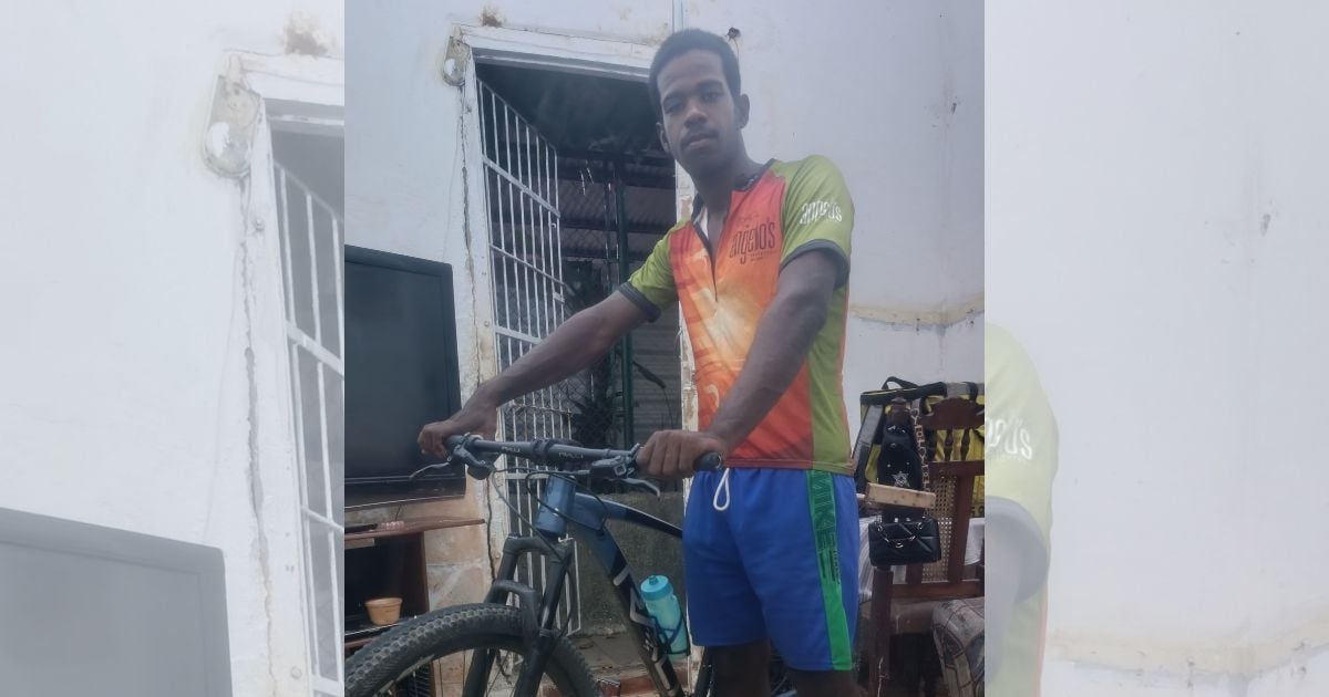 Courier from Havana Seeks Clients After Overcoming Disappearance: "I Work in the Rain and at Night"
