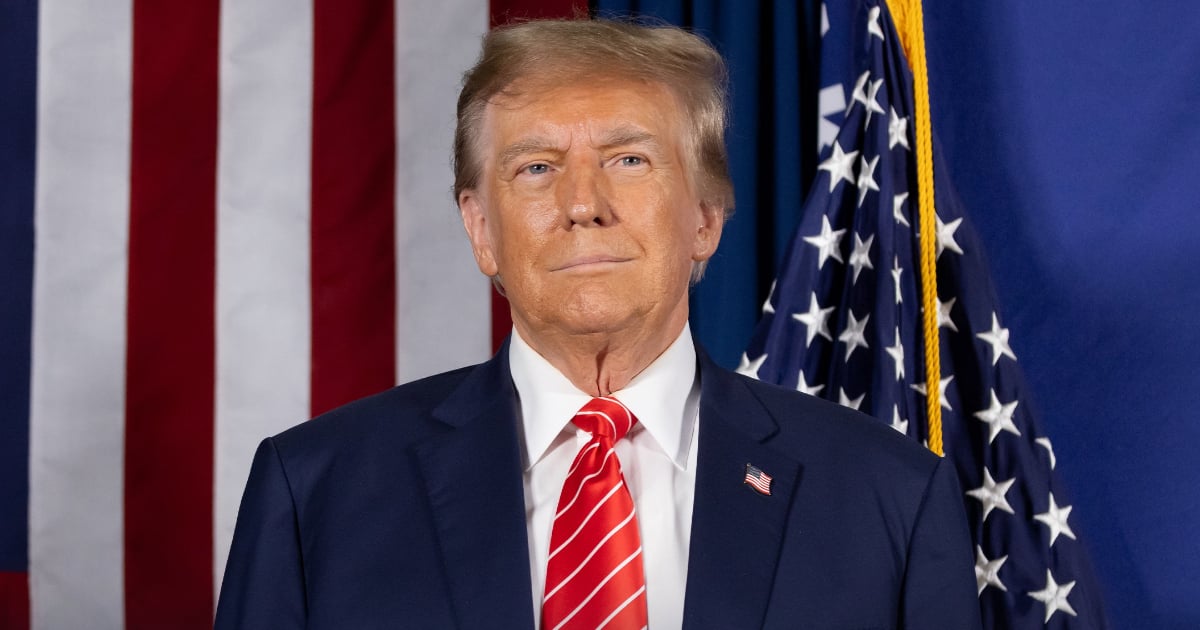 Trump reinforces the embargo and prohibits U.S. tourism to Cuba.