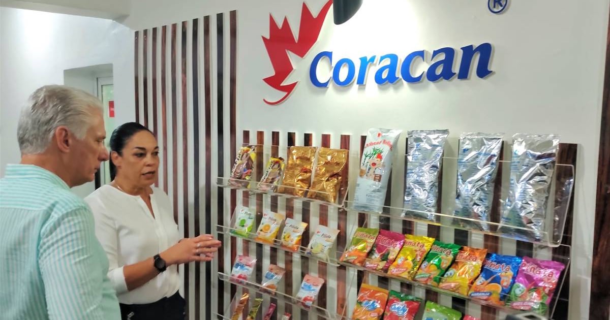 Díaz-Canel visita la fábrica de refrescos Coracán y los cubanos encienden las redes: "Todo eso es humo"