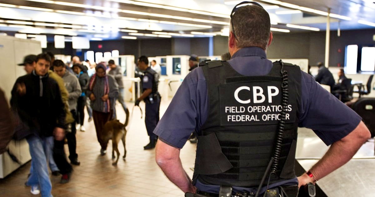 USCIS Highlights "Benefits" of Voluntary Self-Deportation for Undocumented Migrants