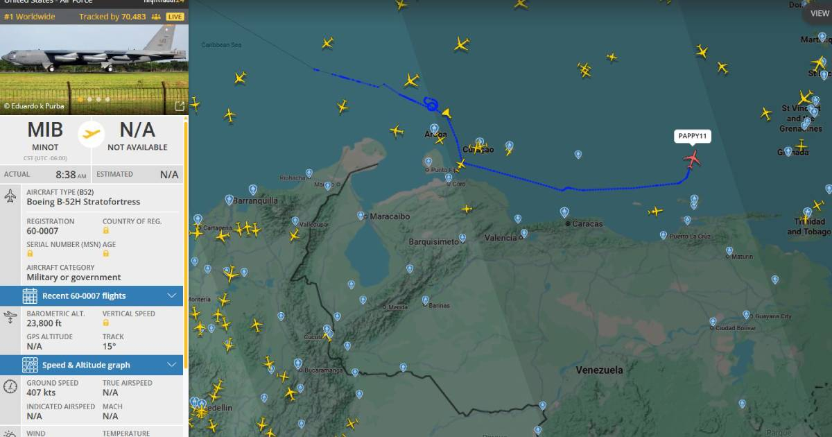 U.S. B-52 nuclear bomber flies over the coasts of Venezuela and approaches Caracas