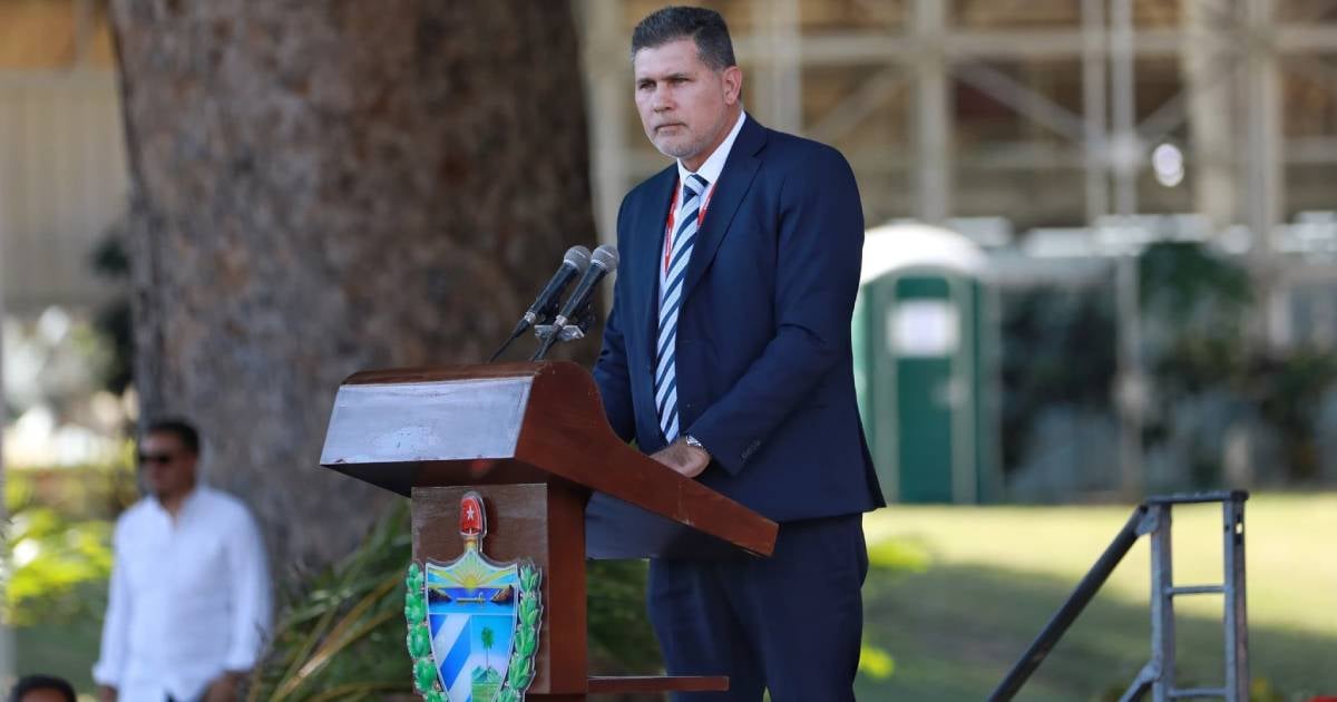 The government relaxes foreign investment regulations and is now looking to Cubans abroad to obtain foreign currency