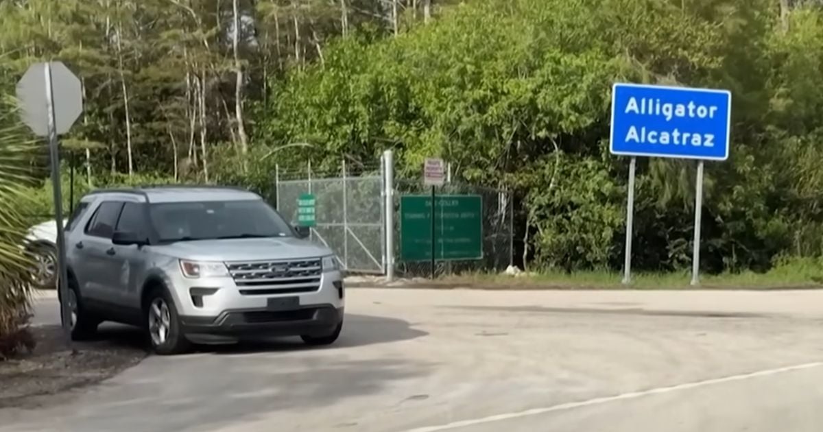 Federal judge seeks agreement on the controversial immigration center "Alligator Alcatraz" in Florida