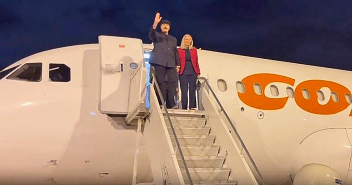 Maduro's plane flies over the border with Brazil amid tension in the Caribbean