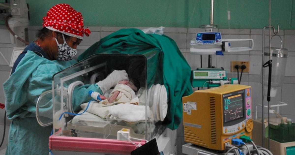 Cuban Doctor Calls for International Medical Assistance Amid Rising Cases of Pneumonia and Undiagnosed Deaths