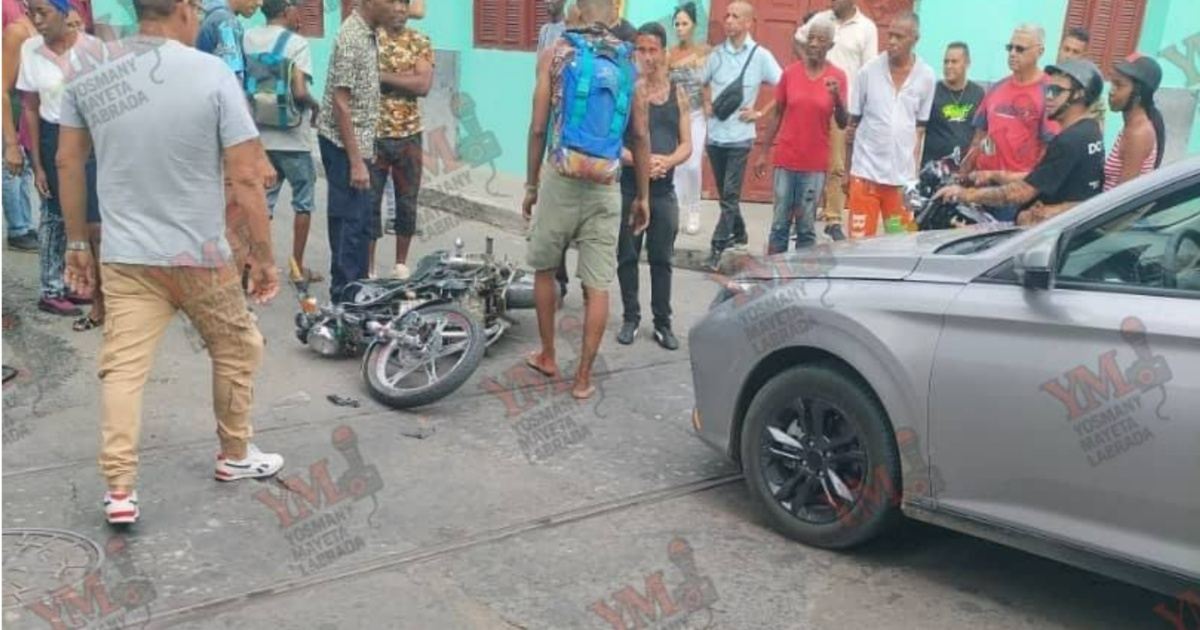 Lack of traffic signals causes accident in Santiago de Cuba