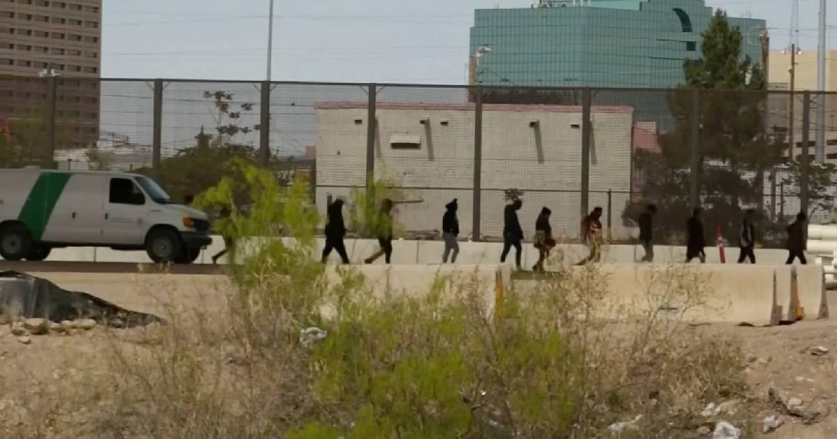 Chaos during immigration raid: "We don't want ICE to take innocent people away"