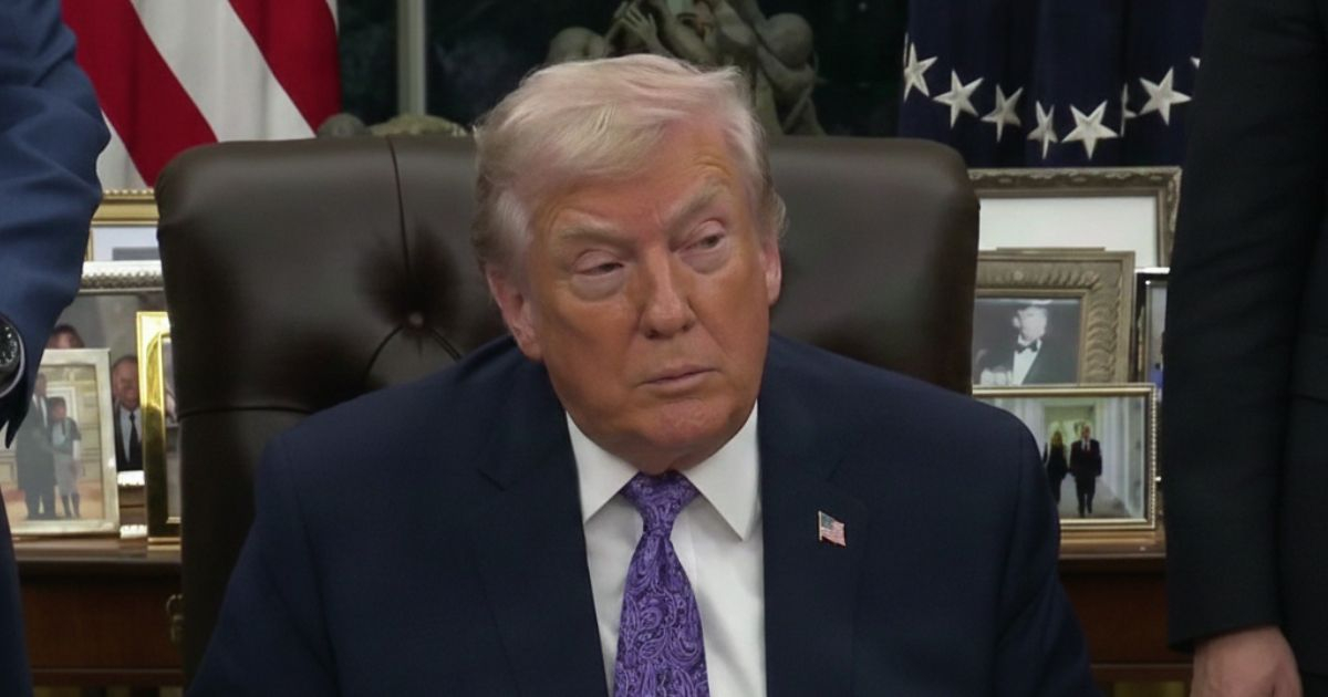 Trump accuses Venezuela of sending "11 thousand killers" to the U.S. and promises to act "on land."