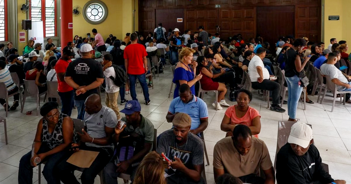 Grupo de inmigrantes en Brasil, entre ellos cubanos © Facebook / Un cubano en Brasil