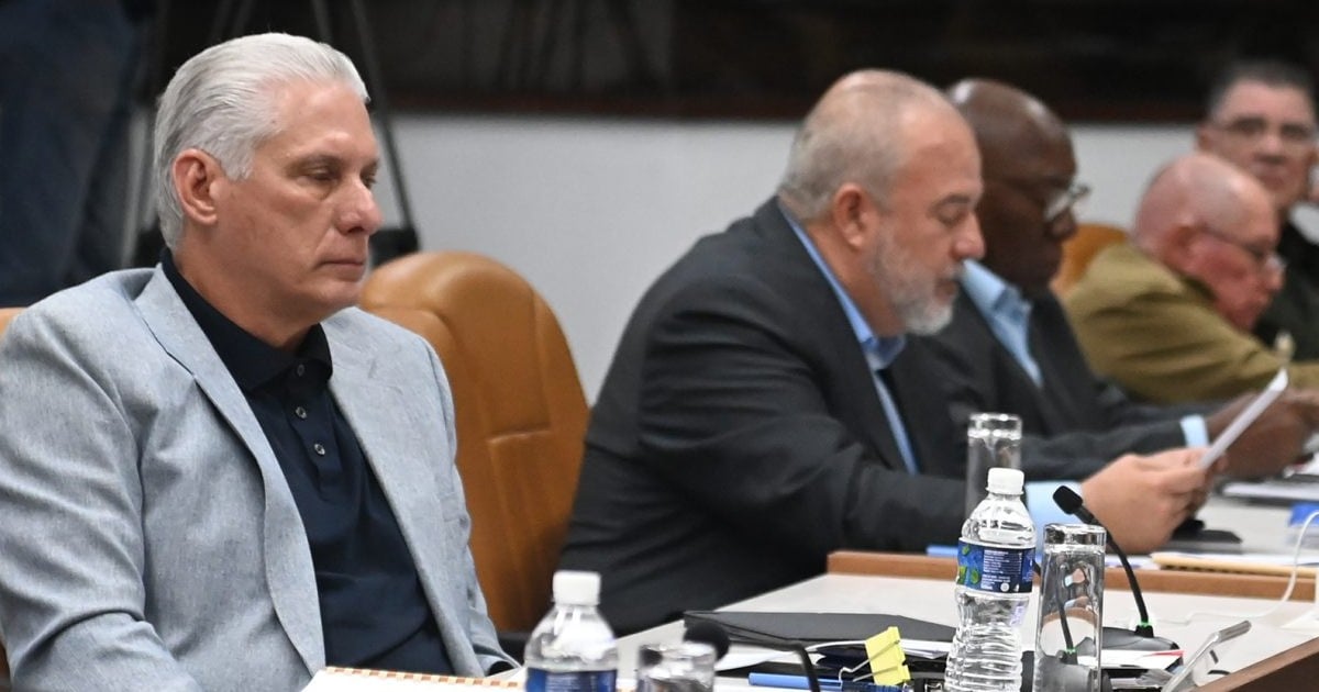 Díaz-Canel, Marrero Cruz y Salvador Valdés Mesa en el XI Pleno del Comité Central © Estudios Revolución