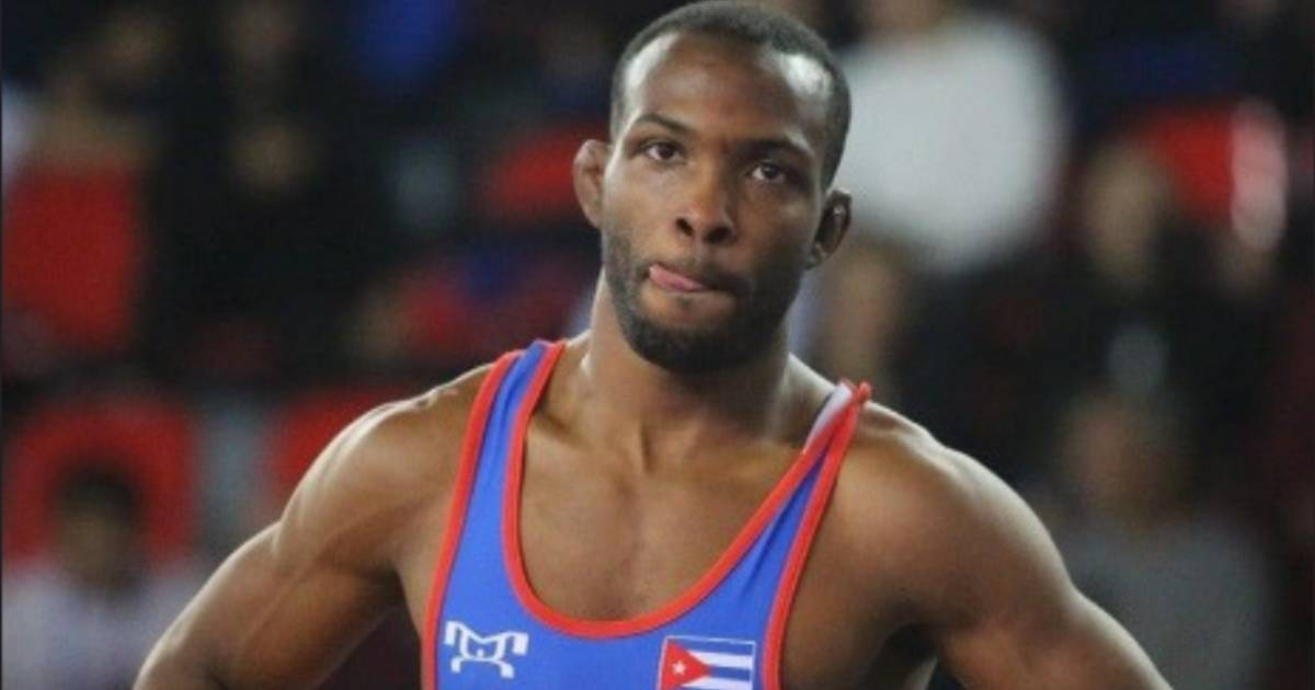Cuban Wrestling World Champion Challenges U.S. Rule Blocking His Competition