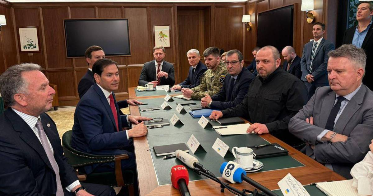 U.S. and Russian negotiators meet in Florida for new talks on Ukraine