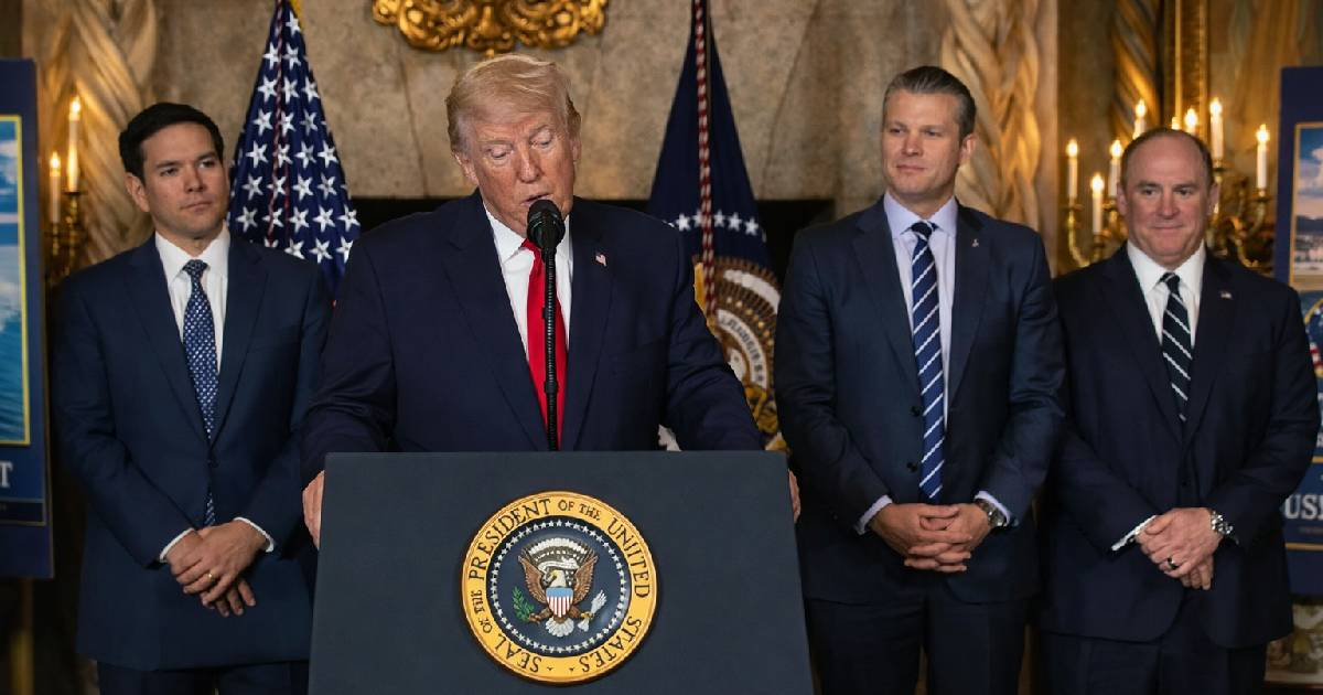 Trump announces the construction of a new class of combat ships to modernize the U.S. Navy.