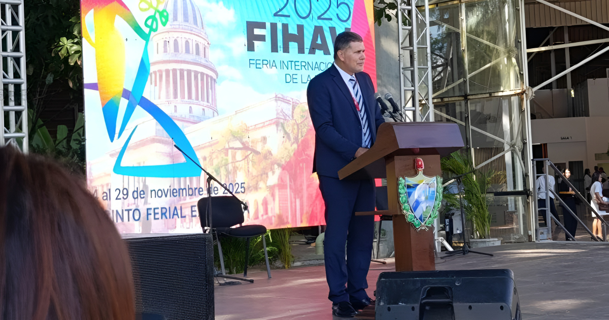 Grandnephew of the Castros Celebrates Donation of Three Containers of Noodle Soup for Melissa Victims