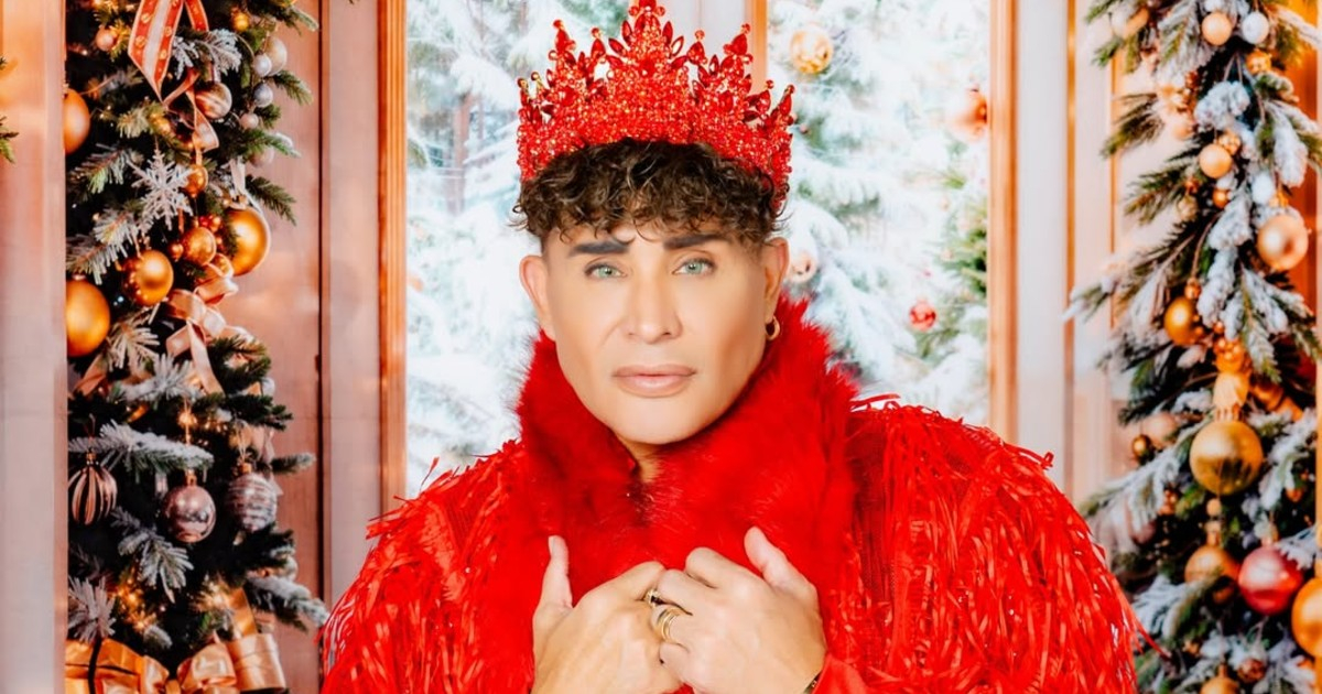 Experience a Festive Christmas with El Divo: "Filled with Love, Emotion, Music, and the Sparkle of Champagne"