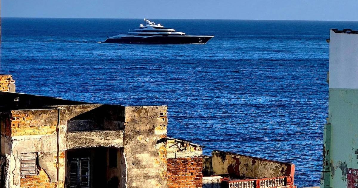 Luxury Amid Poverty: Europe's Wealthiest Man's Yacht Docks in Havana