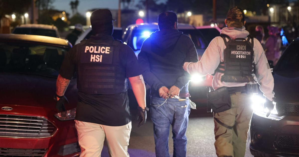 How to Handle an ICE Stop While Driving During the Holidays