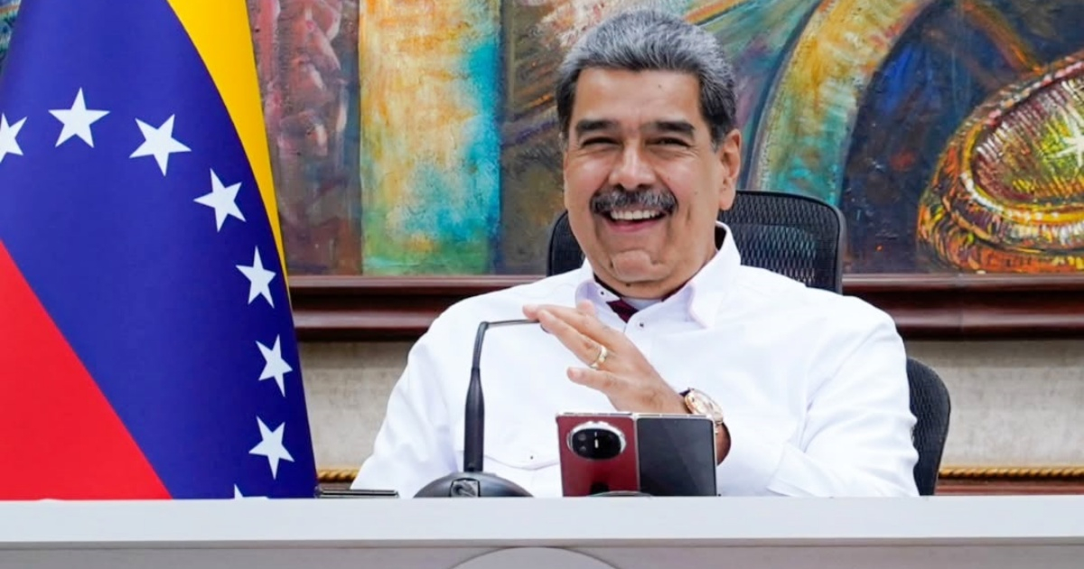 Maduro Claims Modest Presidential Salary Amid Economic Collapse