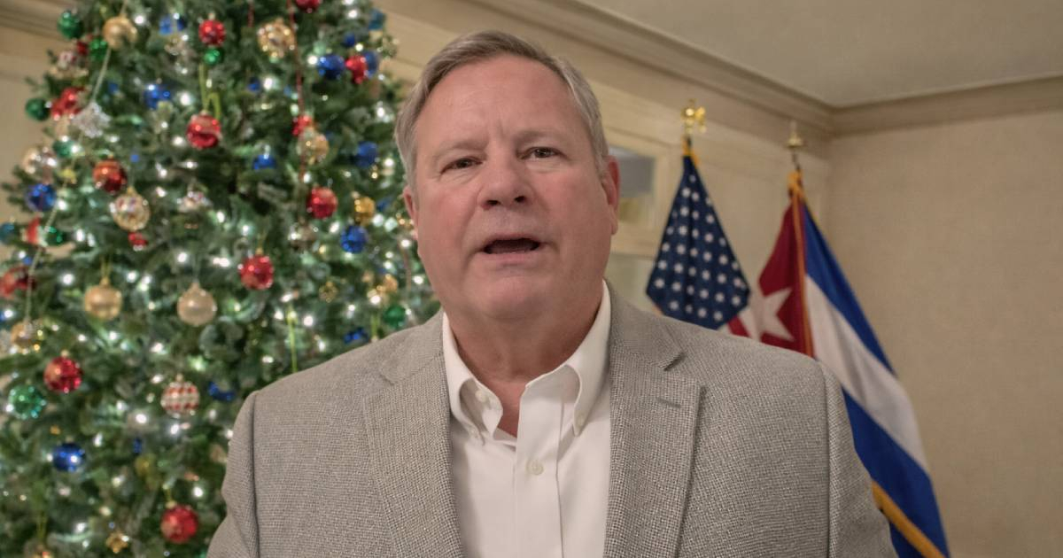 The United States government sends a message to Cubans for New Year's Eve