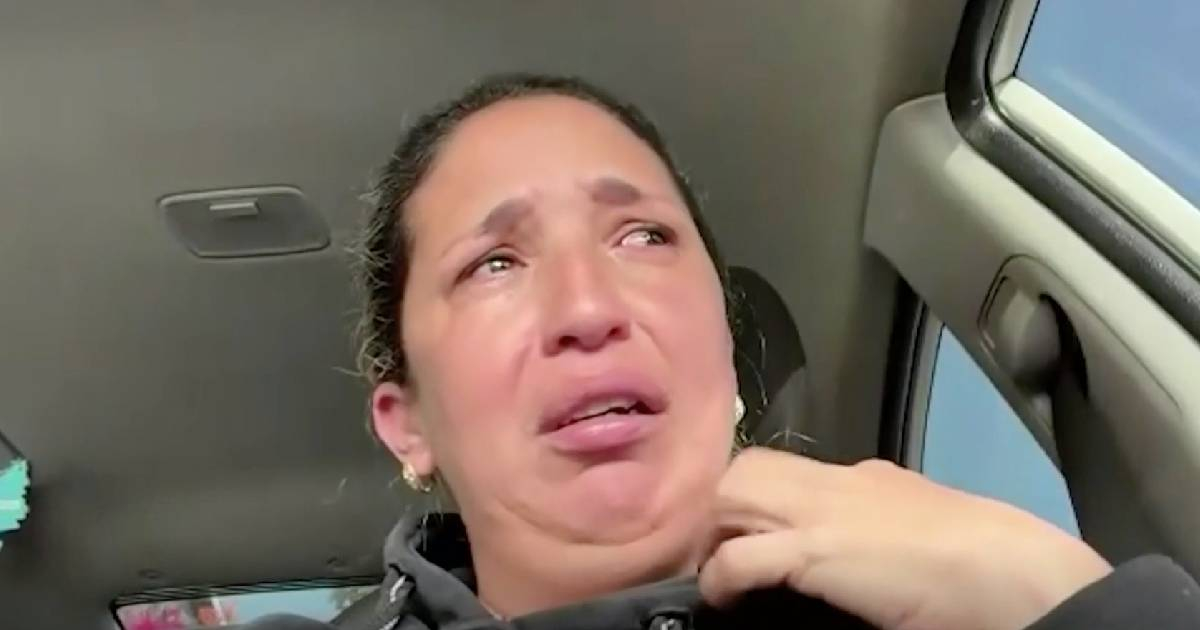 Venezuelan woman lives in a car with her two daughters after her husband's deportation