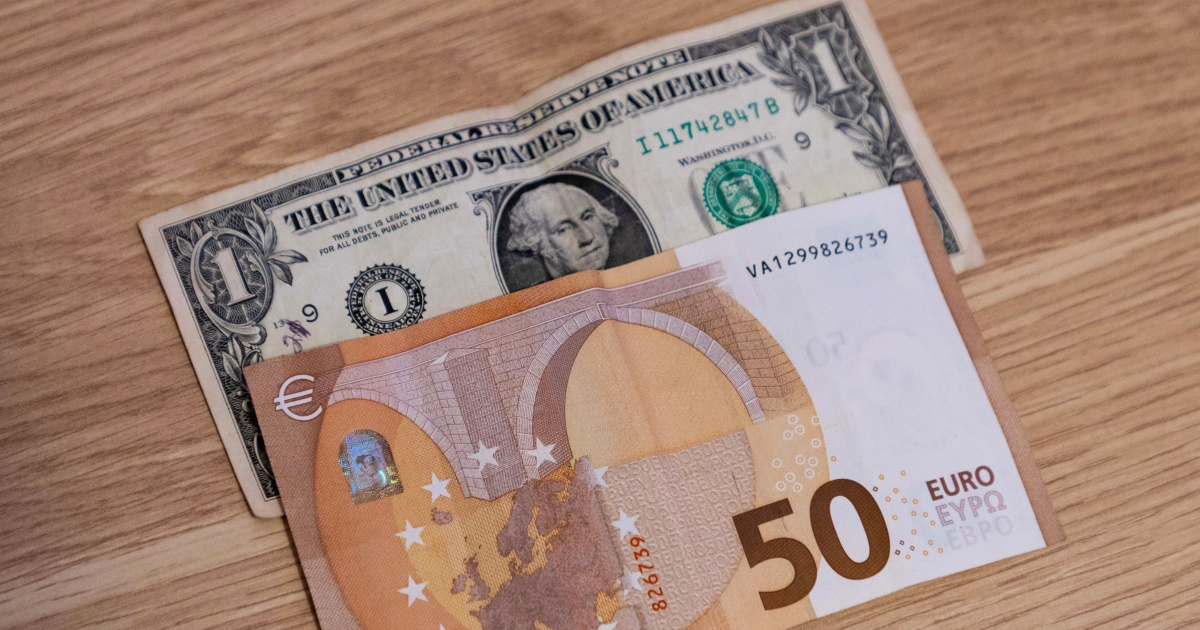 Surge in Informal Currency Market in Cuba as Convertible Peso Rises