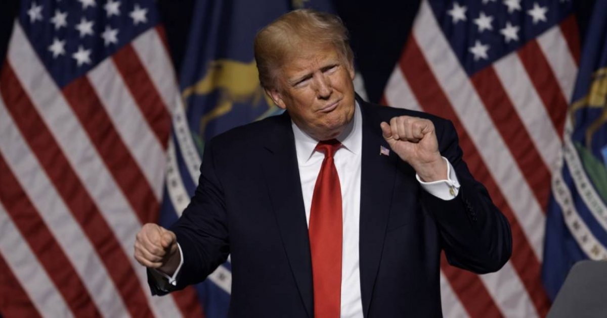 White House Grooves to Daddy Yankee's "Gasolina" in Celebration of Fuel Price Drop