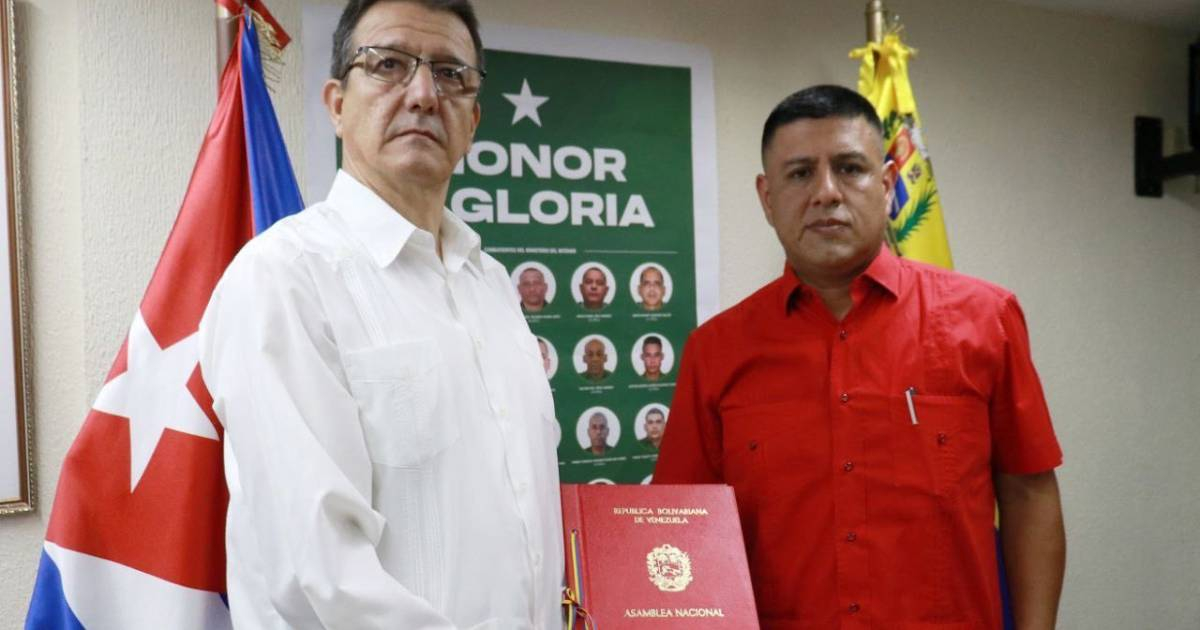 Venezuelan Parliament Honors Cuban Casualties in Caracas as "Heroes" and Sends Resolution to Cuba