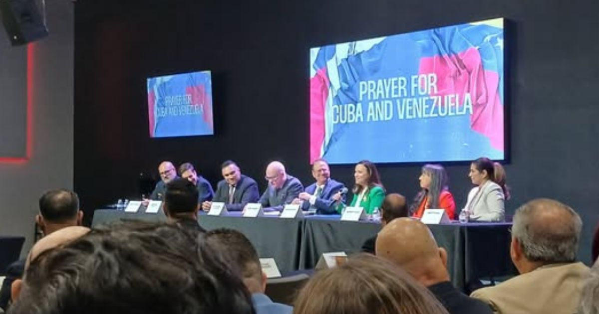 Venezuelan and Cuban exiles in Miami unite in prayer for the freedom of their countries