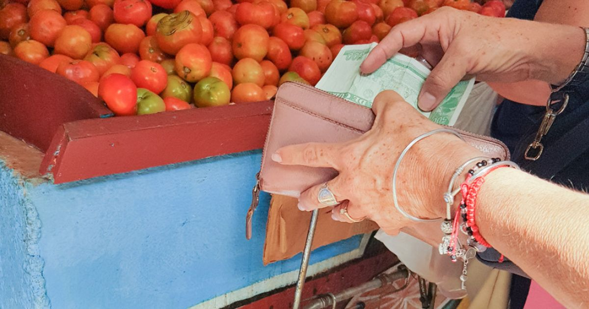 While prices are skyrocketing, the average salary in Cuba barely rises to 6,830 pesos