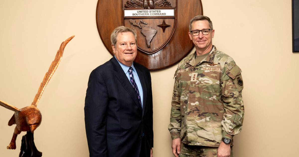 Mike Hammer meets with the new chief of Southern Command to discuss the situation in Cuba