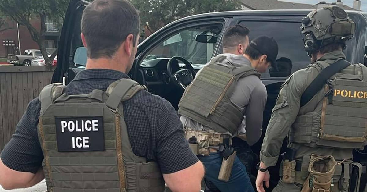 Immigrant in the U.S. has been locked in their home for a month due to fear of ICE