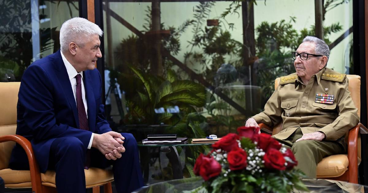 Raúl Castro meets with the Minister of the Interior of Russia amid the Cuban crisis