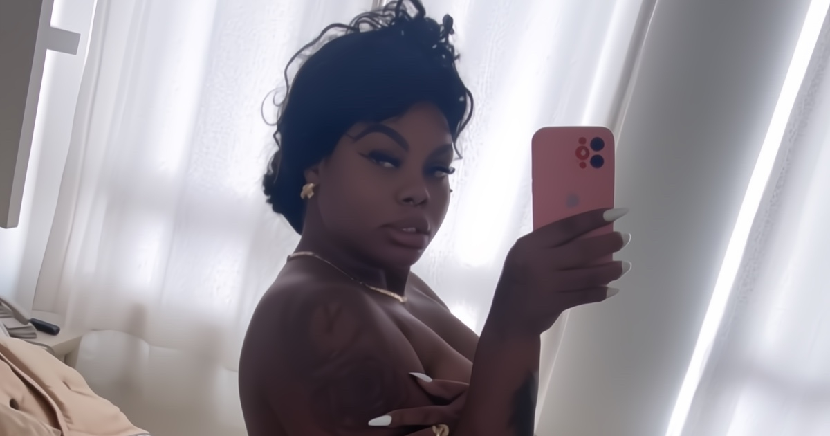 Fearless and Barely Dressed: La Cintumbare Pushes Boundaries on Instagram