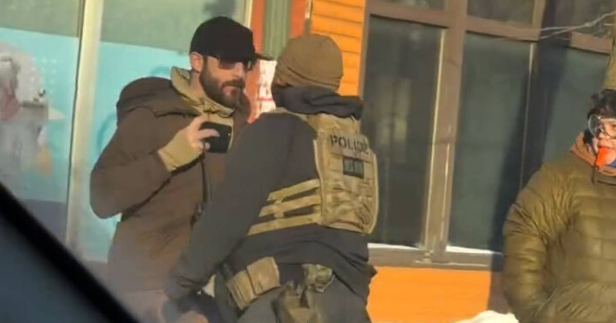 "Obama Calls for Immediate Change After ICE-Related Death in Minneapolis"