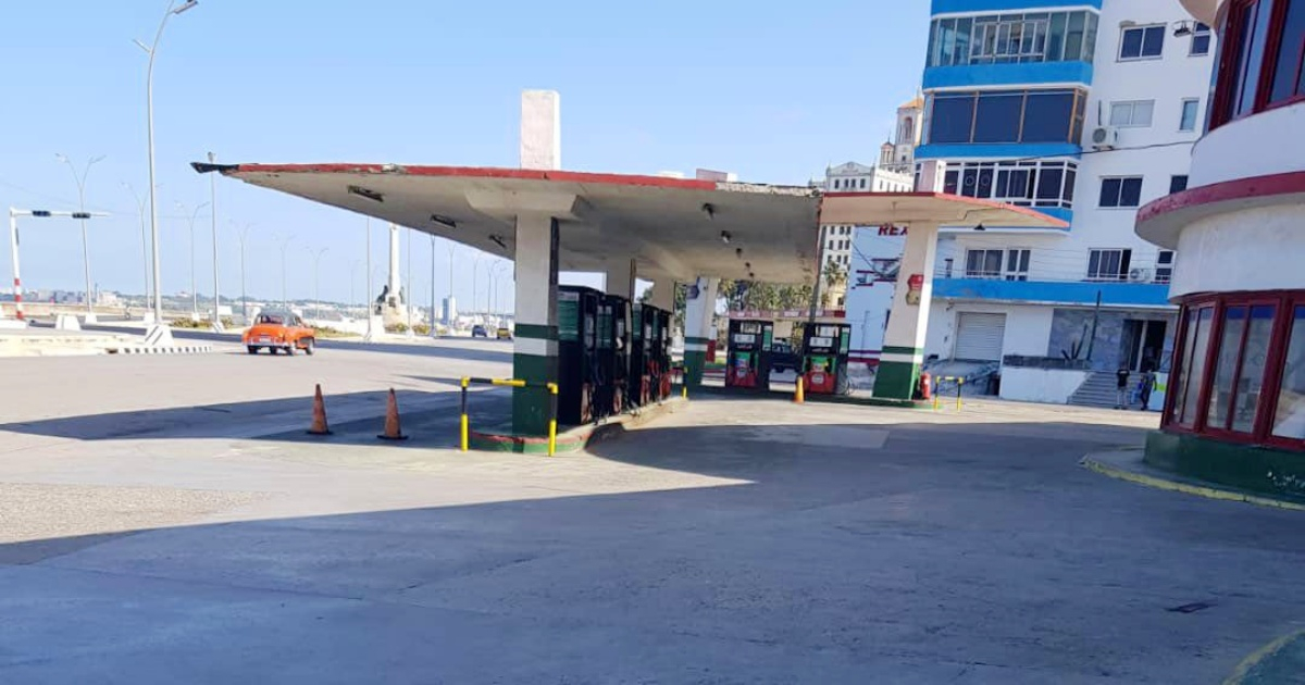 Gasoline Scarcity in Cuba Drives Street Fuel Prices to New Heights