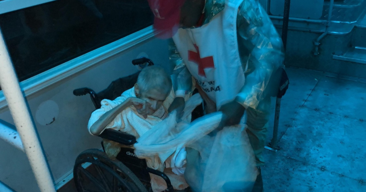 People in High-Risk Areas Relocated Due to Flood Threat in El Vedado