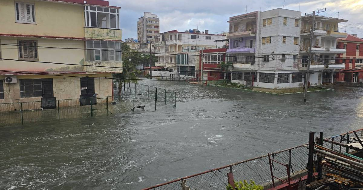 Havana's Floods Leave Striking Visuals