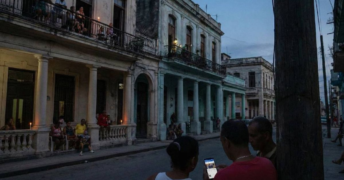 Massive blackouts persist in Cuba with an electricity deficit close to 1,900 MW