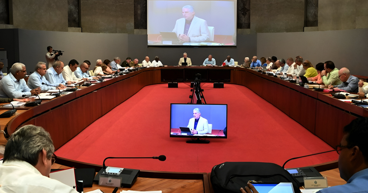Cuban Government Prepares for "Painful Reorganization": What Are Díaz-Canel's Plans?