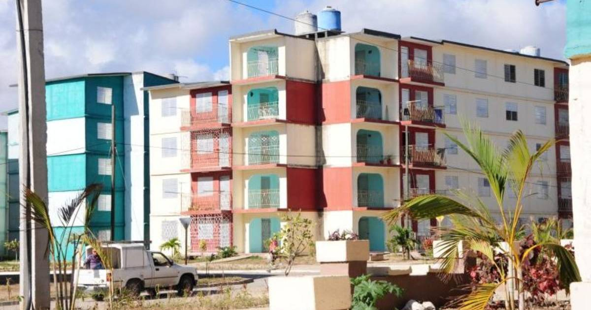 Cuban Government to Deduct Up to 20% of Wages for State-Provided Housing: Payments Could Last 30 Years