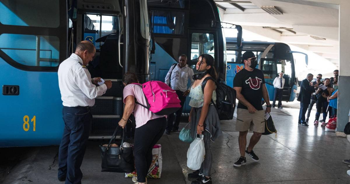 Bus Service from Las Tunas to Several Provinces Halted Amid Fuel Crisis