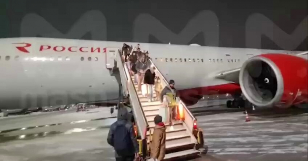 Russian Flight to Cuba Aborted: Passengers Forced to Disembark in Moscow