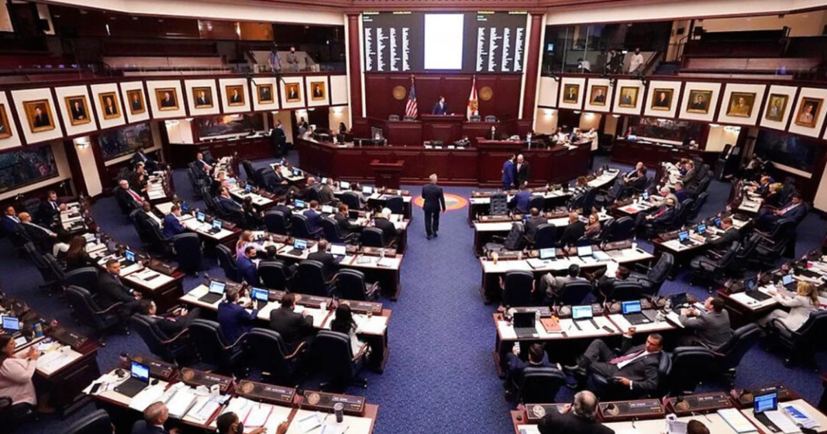 Political blow to DeSantis: Legislators want to curb his million-dollar spending on immigration