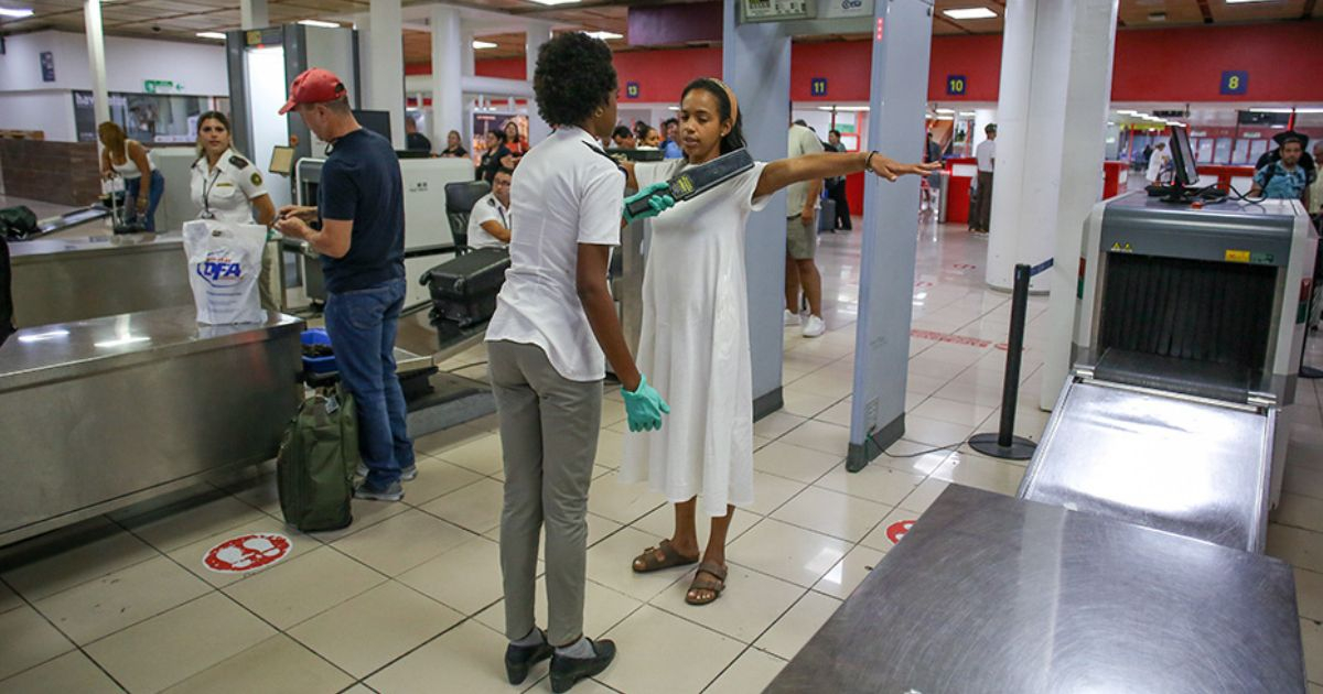 Allegations of "Mistreatment" and "Distress" at Camagüey Airport Emerge