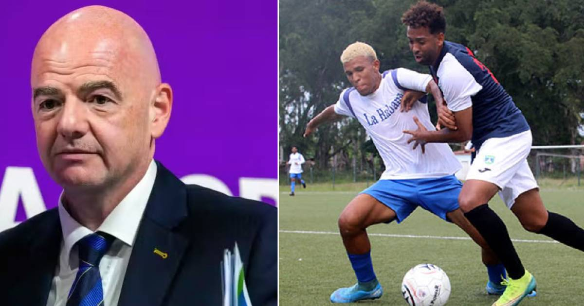 FIFA President congratulates the football team of Havana after winning the National League