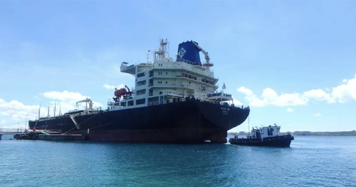 Imported fuel begins to arrive at private businesses in Cuba