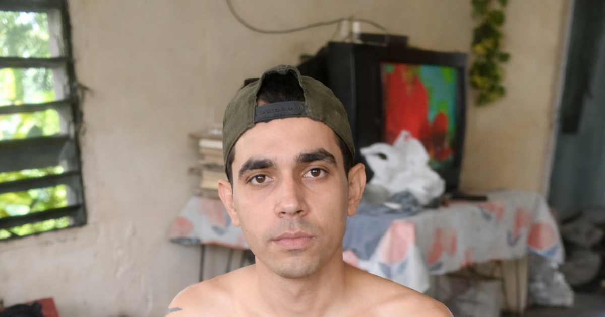 Cuban young man with a disability seeks help to work: "I just want to be useful and move forward."