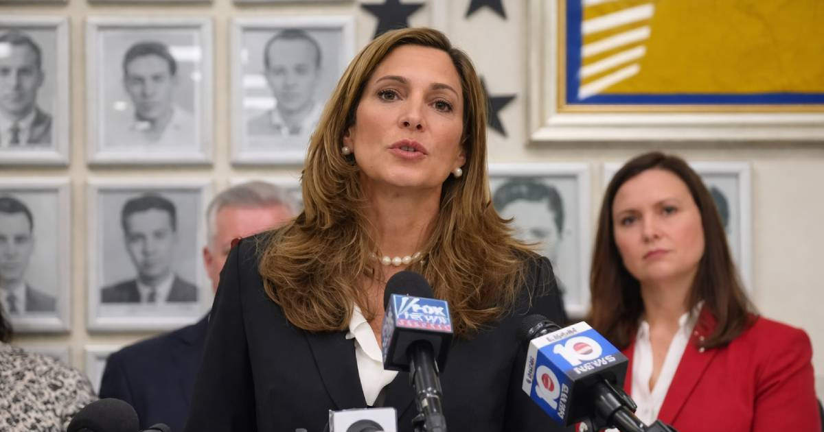 María Elvira Salazar supports Marco Rubio in conversations about change in Cuba: "He is not going to negotiate anything."