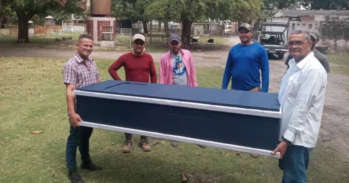 Cuban Municipality Turns to Handmade Coffins Amid National Shortage