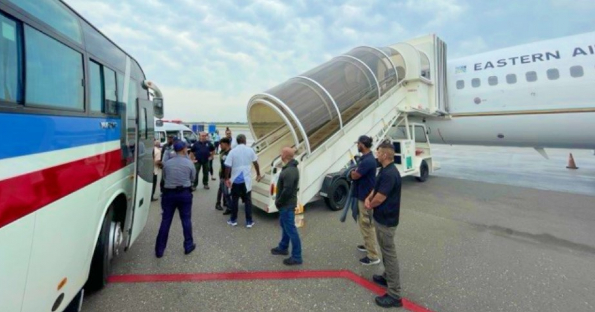 What can Cubans in the U.S. do who have criminal records and deportation orders?